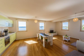 Beachfront Apartment Nehaj Kastel
